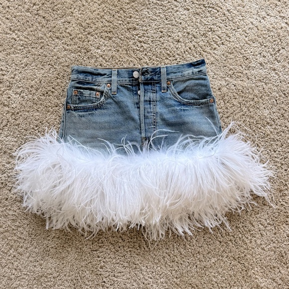 Miniskirt with Feathers